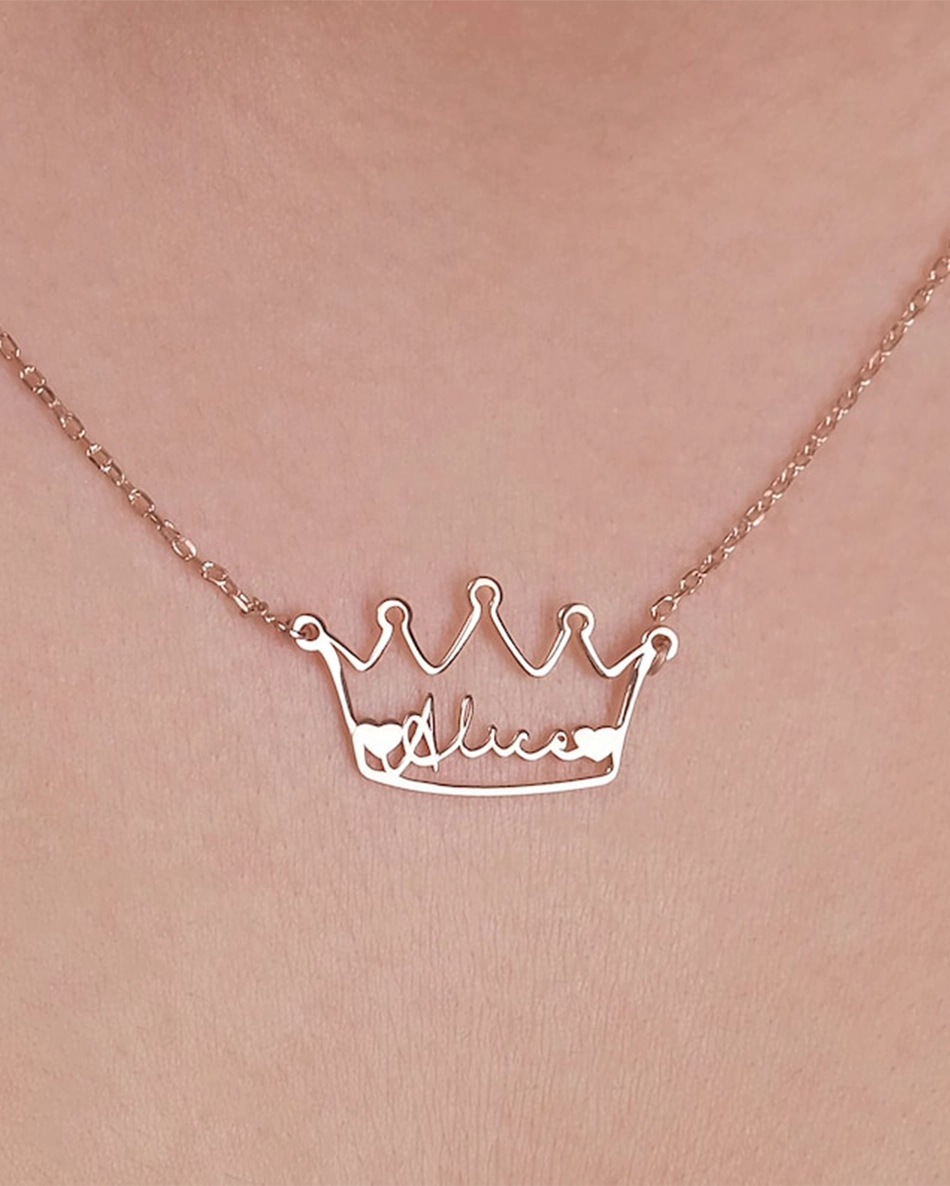 QUEEN DESIGN NAME PERSONALISED NECKLACE
