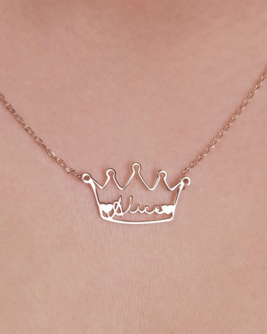 QUEEN DESIGN NAME PERSONALISED NECKLACE