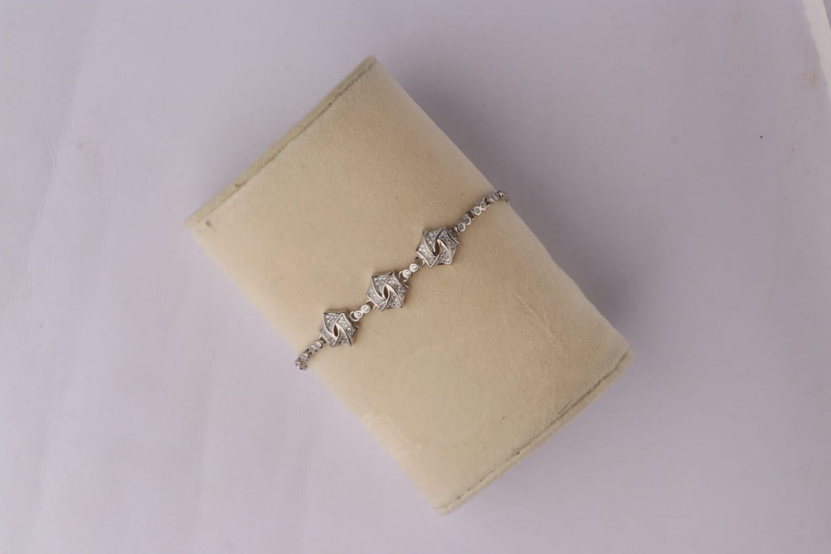 SILVER CHAIN BRACELET