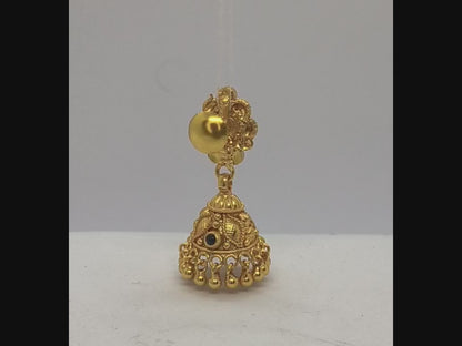 ANTIQUE STUDDED EITH EMERALD STONE