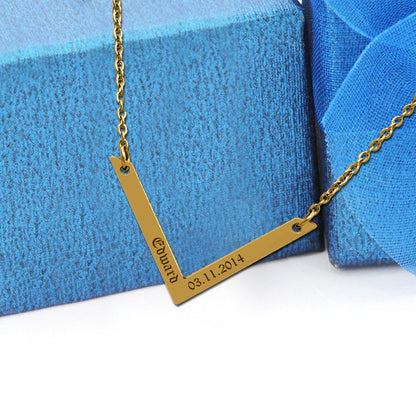 V NECKLACE SILVER  ENGRAVED COUPLE NAME